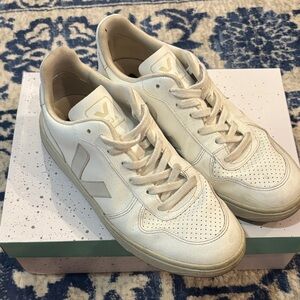Veja Men's Cream Sneakers